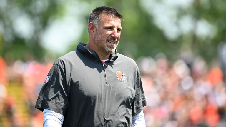 BREAKING: Patriots Hire Mike Vrabel As New Head Coach