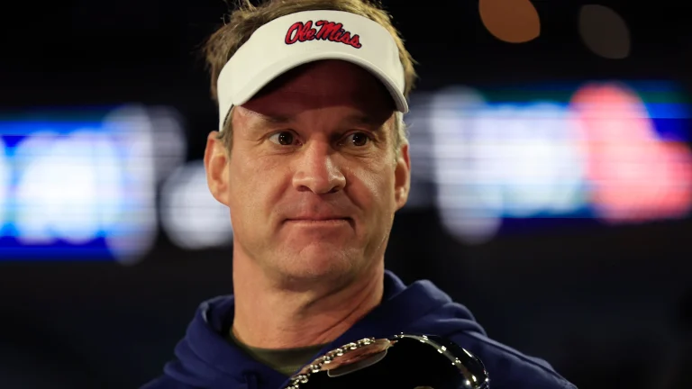 Lane Kiffin playfully roasts ‘argumentative’ children Knox and Presley