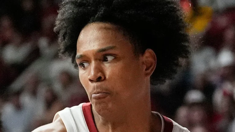 Auburn basketball staffer either gave Alabama’s Aden Holloway love or rat poison before IBOB