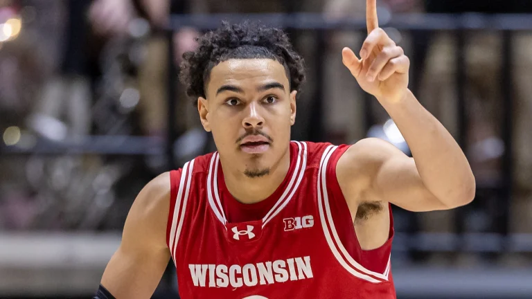 Badgers jump past all other Big Ten teams in latest AP Top 25 poll