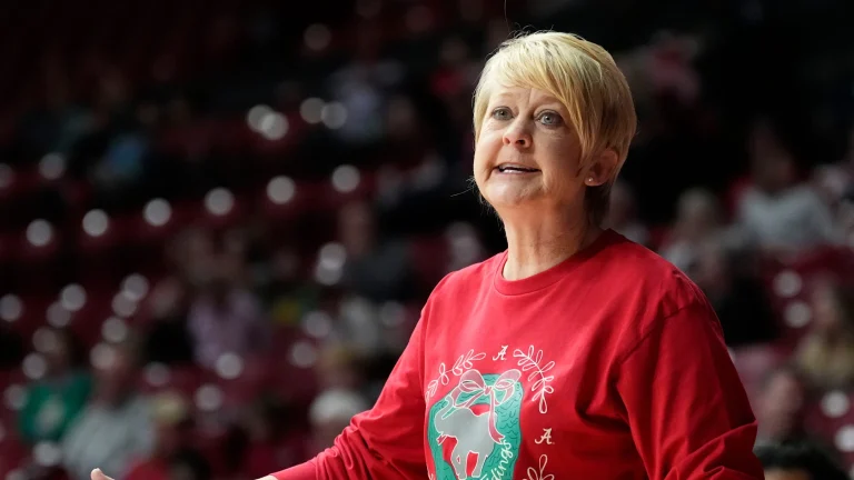 Kristy Curry continues to elevate Alabama Women’s Basketball