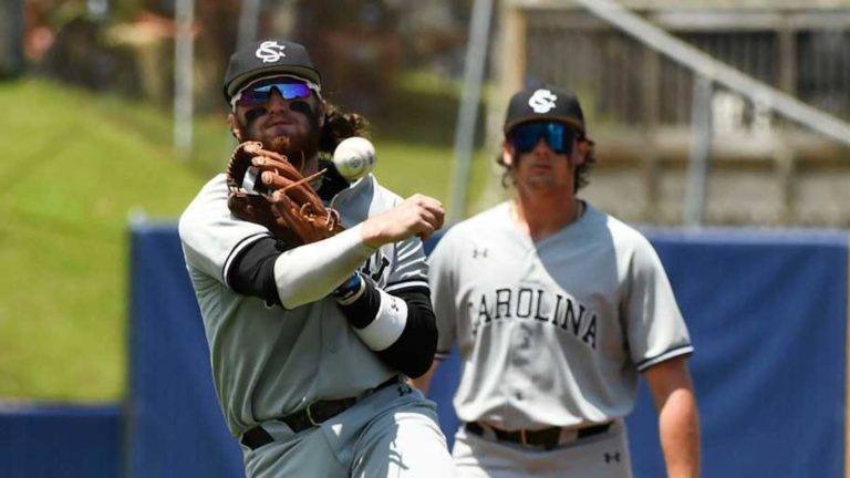 South Carolina Stays Unbeaten; Defeats Winthrop 5-3