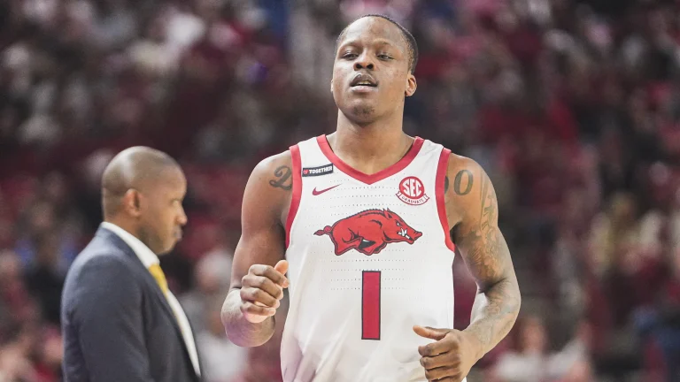 Razorbacks Refuse to Have Bubble Burst at Bud by Missouri