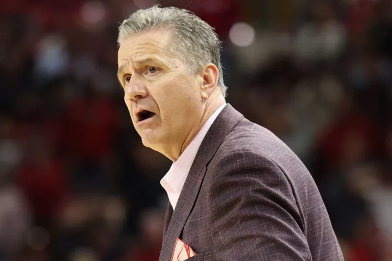 John Calipari’s Suffering Sees No End as Arkansas Community Receives Distressing Update Ahead of Texas Clash