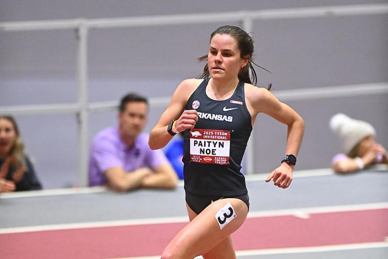 Arkansas distance runner Paityn Noe sets 3,000 program record on Day 1 of Tyson Invitational