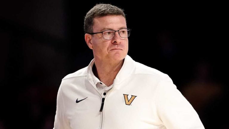 Vanderbilt HC Mark Byington gives half-hearted criticism of officials