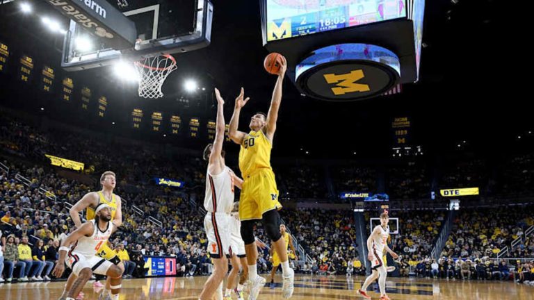 Michigan basketball takes a dive in Power Rankings after getting crushed by Illinois