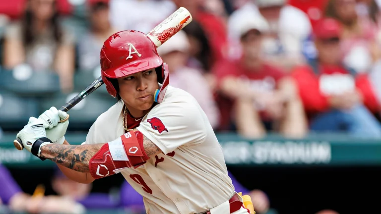 Arkansas breezes by Louisiana-Monroe to sweep midweek doubleheader