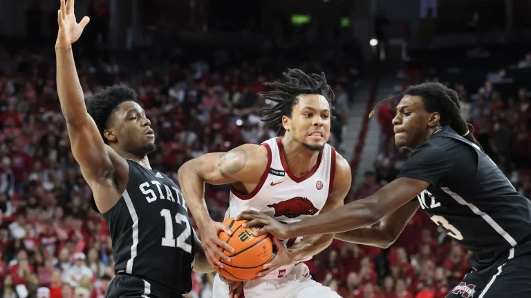 Razorbacks Manage to Pull Things Out at End Against Mississippi State