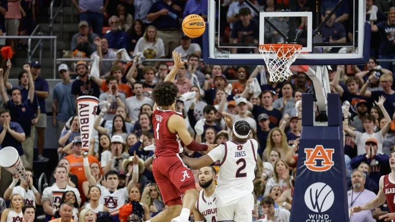 Social media reacts to Mark Sears’ game winning shot against Auburn