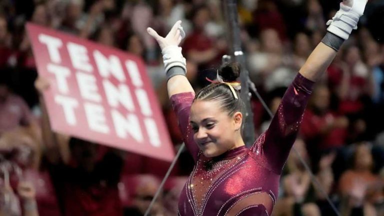 ‘One Pass at a Time’: Gabby Gladieux’s Path to a Perfect 10 on Floor