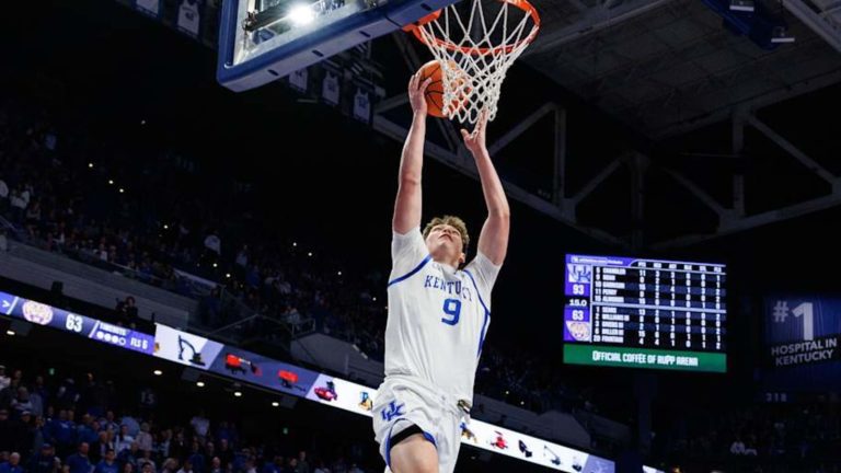 Kentucky Wildcats Basketball Team Waterboys Cash In on Unique NIL Deal