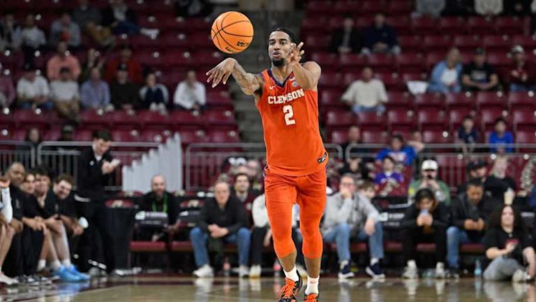 Clemson Tigers Men’s Basketball Loses Key Rotation Piece for Season to Broken Hand