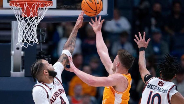 Auburn Drops in AP Poll Ahead of Tournament