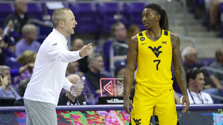 WVU basketball’s Darian DeVries, Javon Small earn national accolades for impressive season