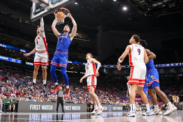 “We are paid to play”: Kansas star Hunter Dickinson shoulders blame for intense loss vs Arizona