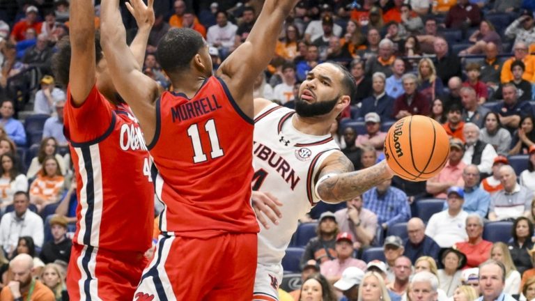 Johni Broome helps No. 3 Auburn outlast Ole Miss in SEC quarterfinals