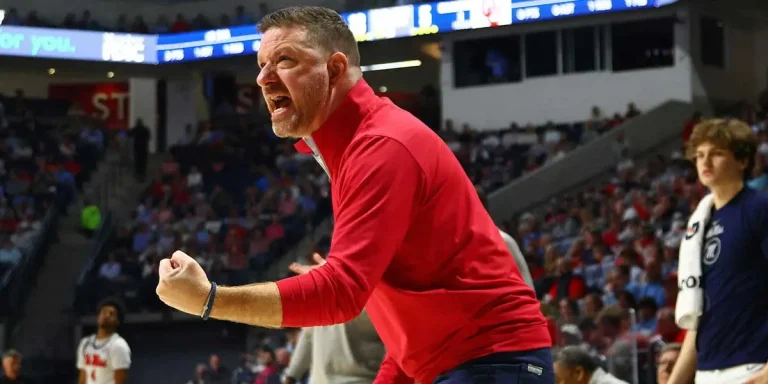 Ole Miss HC Chris Beard’s gesture after Tennessee upset is pure gold