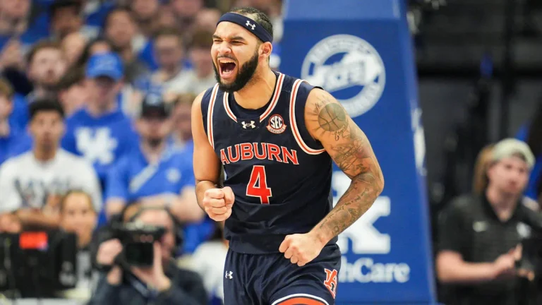 Watch Johni Broome, Auburn go nuts as Tennessee buzzer-beater clinches SEC title