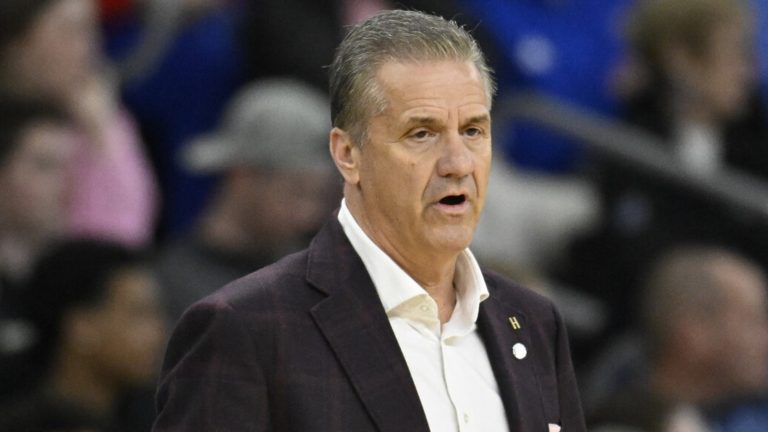 John Calipari using message, mindset to help Arkansas in March Madness